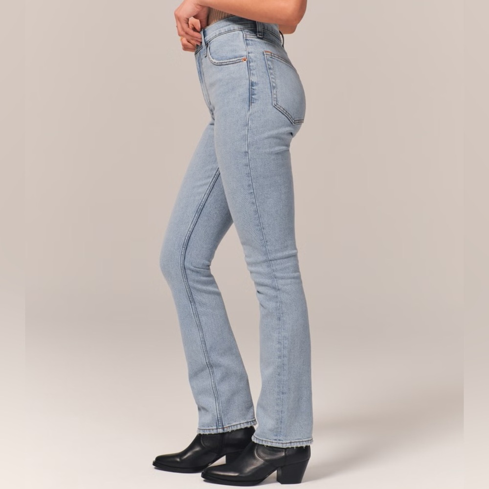 Abercrombie Light Wash 90s Slim Straight Ultra High Rise